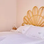 Azar Luxury アパートホテル Vlorë