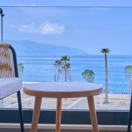 アパートホテル Azar Luxury