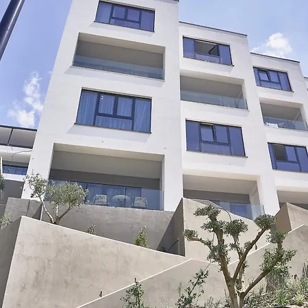 Lägenhetshotell Azar Luxury Vlorë