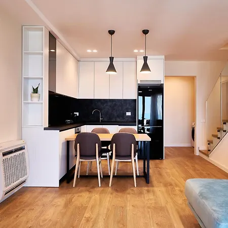 Azar Luxury Aparthotel 4*