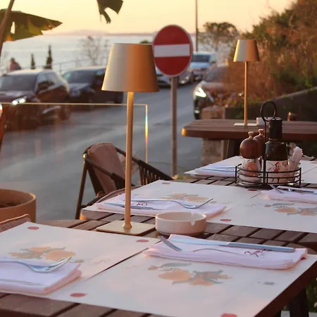 Azar Luxury شقة فندقية