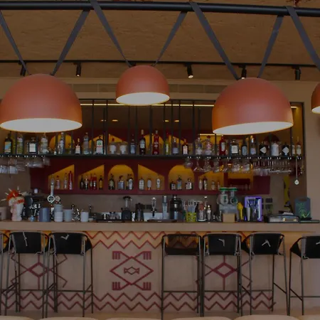 Azar Luxury 4* Vlorë