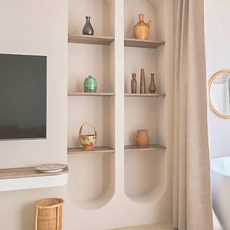 Azar Luxury Lägenhetshotell 4*