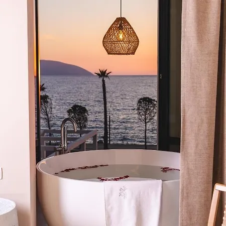 Azar Luxury 4* Vlorë