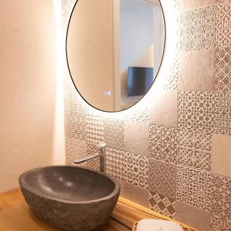 شقة فندقية Azar Luxury 4*