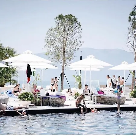 아파트호텔 Azar Luxury 4*