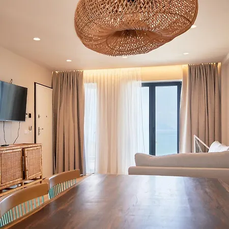 Lägenhetshotell Azar Luxury 4*