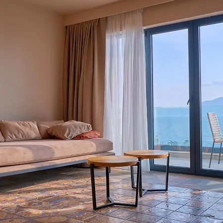 Azar Luxury 4* Vlorë