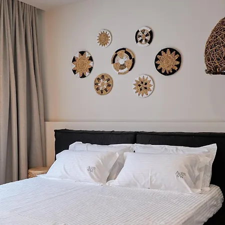 Azar Luxury Aparthotel Vlorë