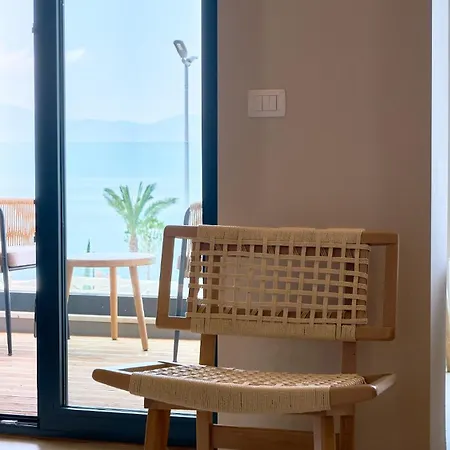 Apart-hotel Azar Luxury Vlorë