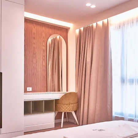 Azar Luxury Aparthotel 4*