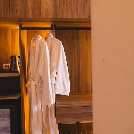 Azar Luxury 4*