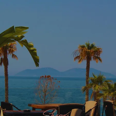 Azar Luxury Aparthotel 4*