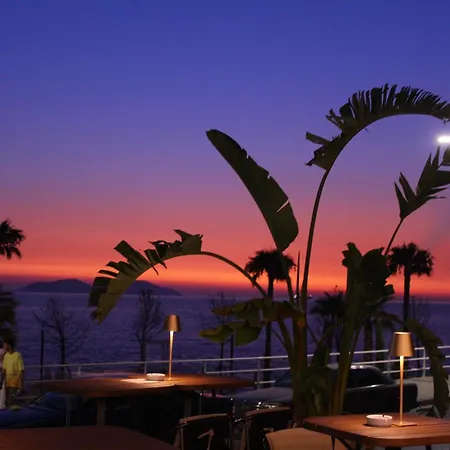 Aparthotel Azar Luxury 4*