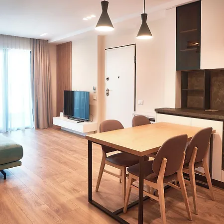Aparthotel Azar Luxury Vlorë