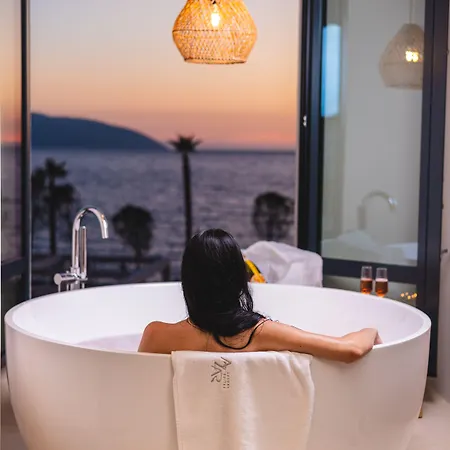 Azar Luxury شقة فندقية