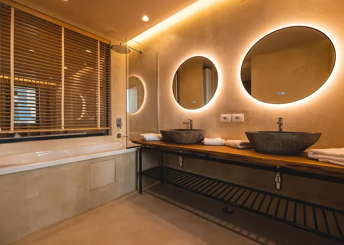 Azar Luxury 4* Vlore