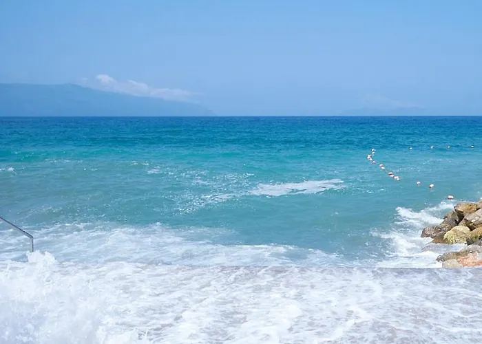 Azar Luxury Lägenhetshotell 4*