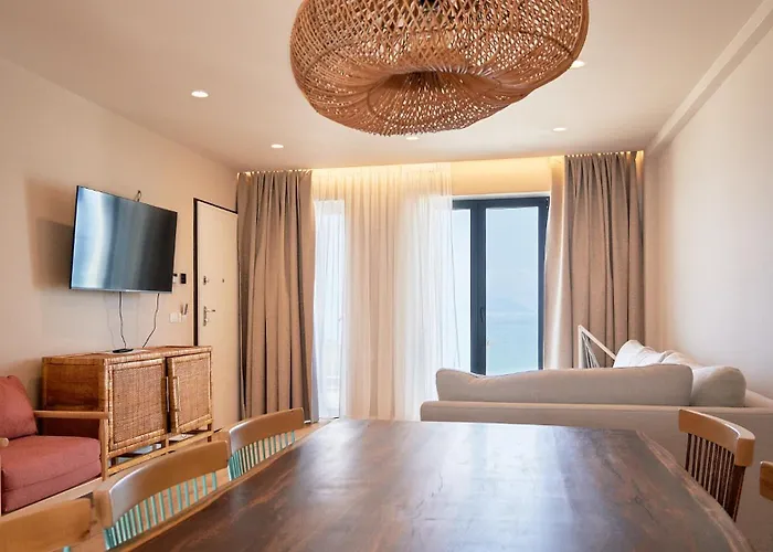 Lägenhetshotell Azar Luxury 4*