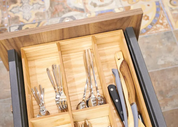 Azar Luxury Aparthotel 4*