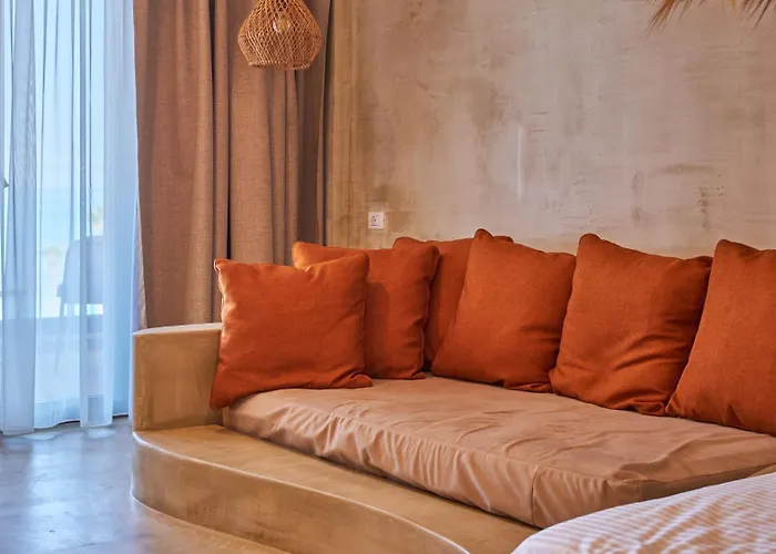 Azar Luxury Aparthotel