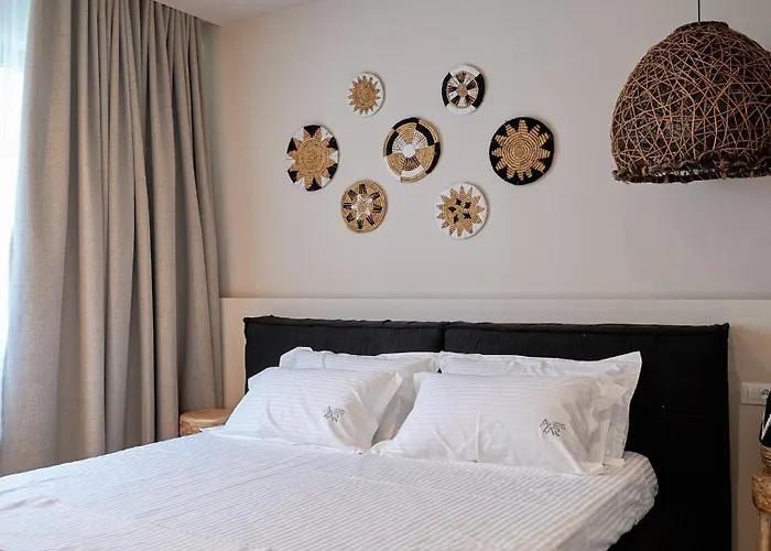 Azar Luxury Aparthotel Vlore