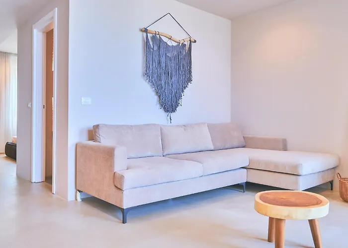 Azar Luxury