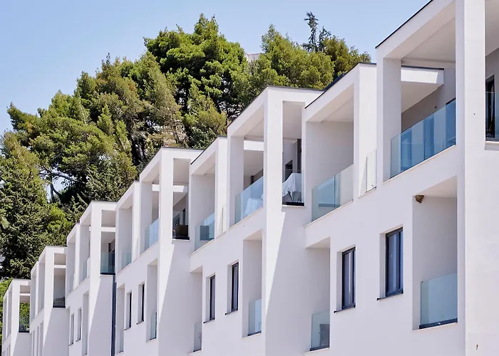 Azar Luxury 4*