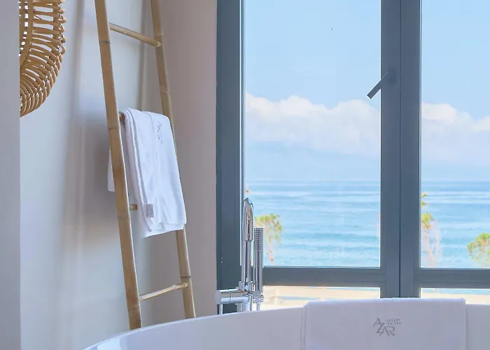 Azar Luxury 4* Vlorë