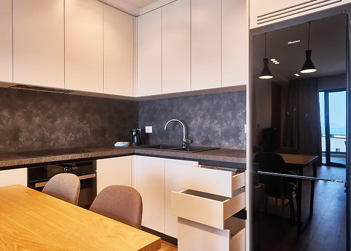 Azar Luxury 4*