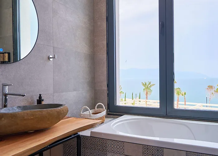 Azar Luxury 4* Vlore