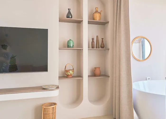 Azar Luxury Aparthotel 4*